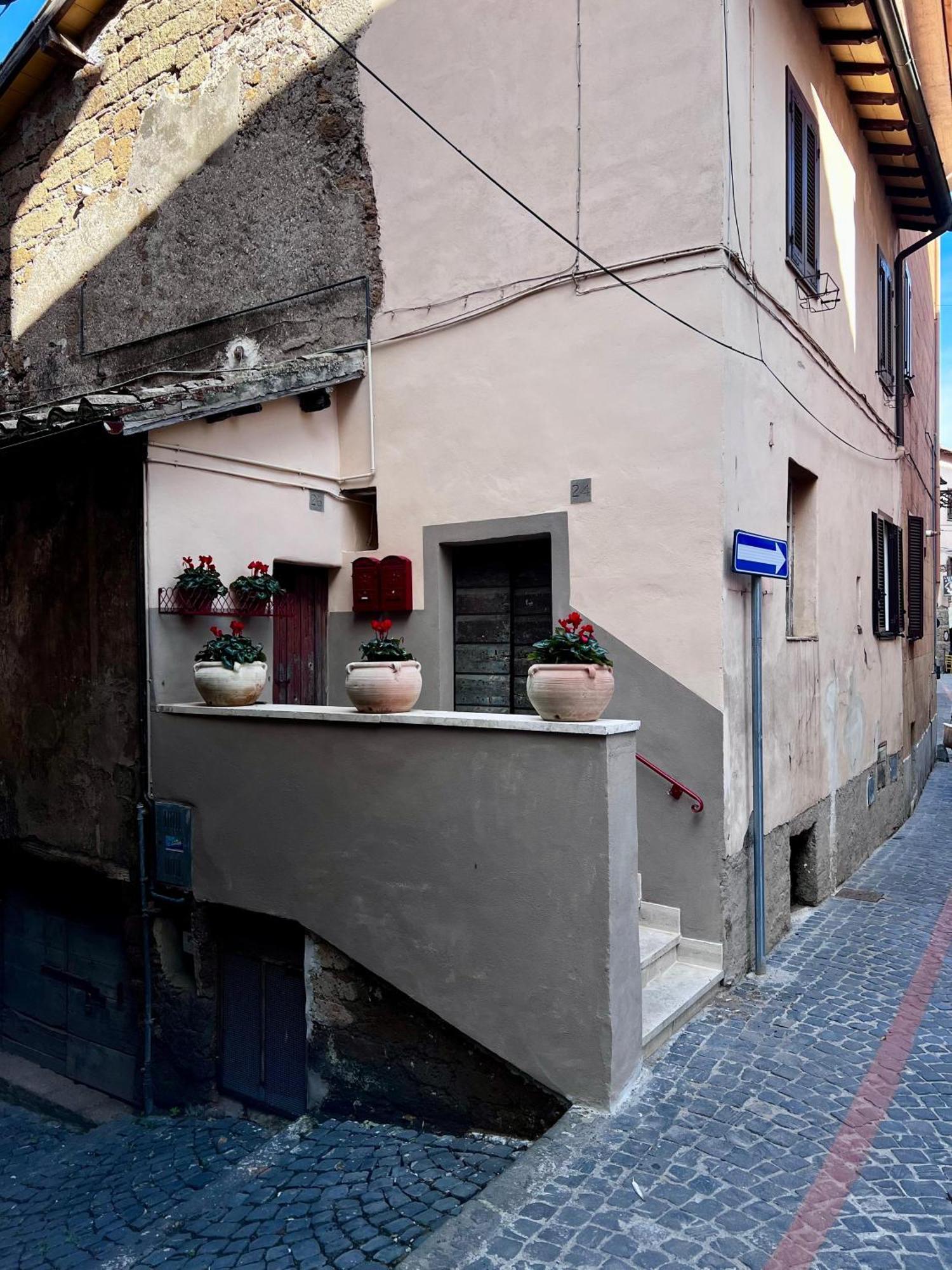 Elena'S Suite Sutri Buitenkant foto