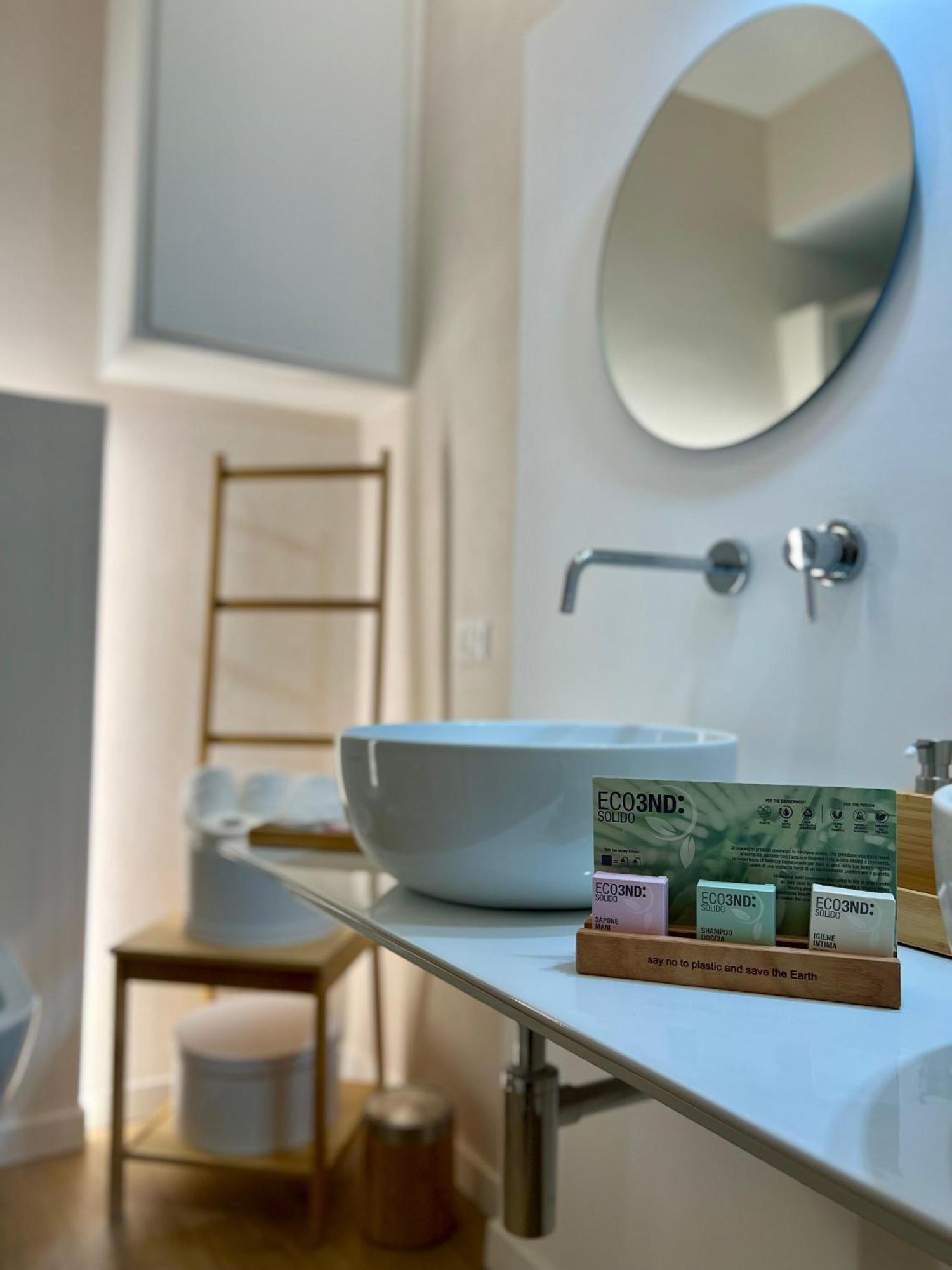 Elena'S Suite Sutri Buitenkant foto