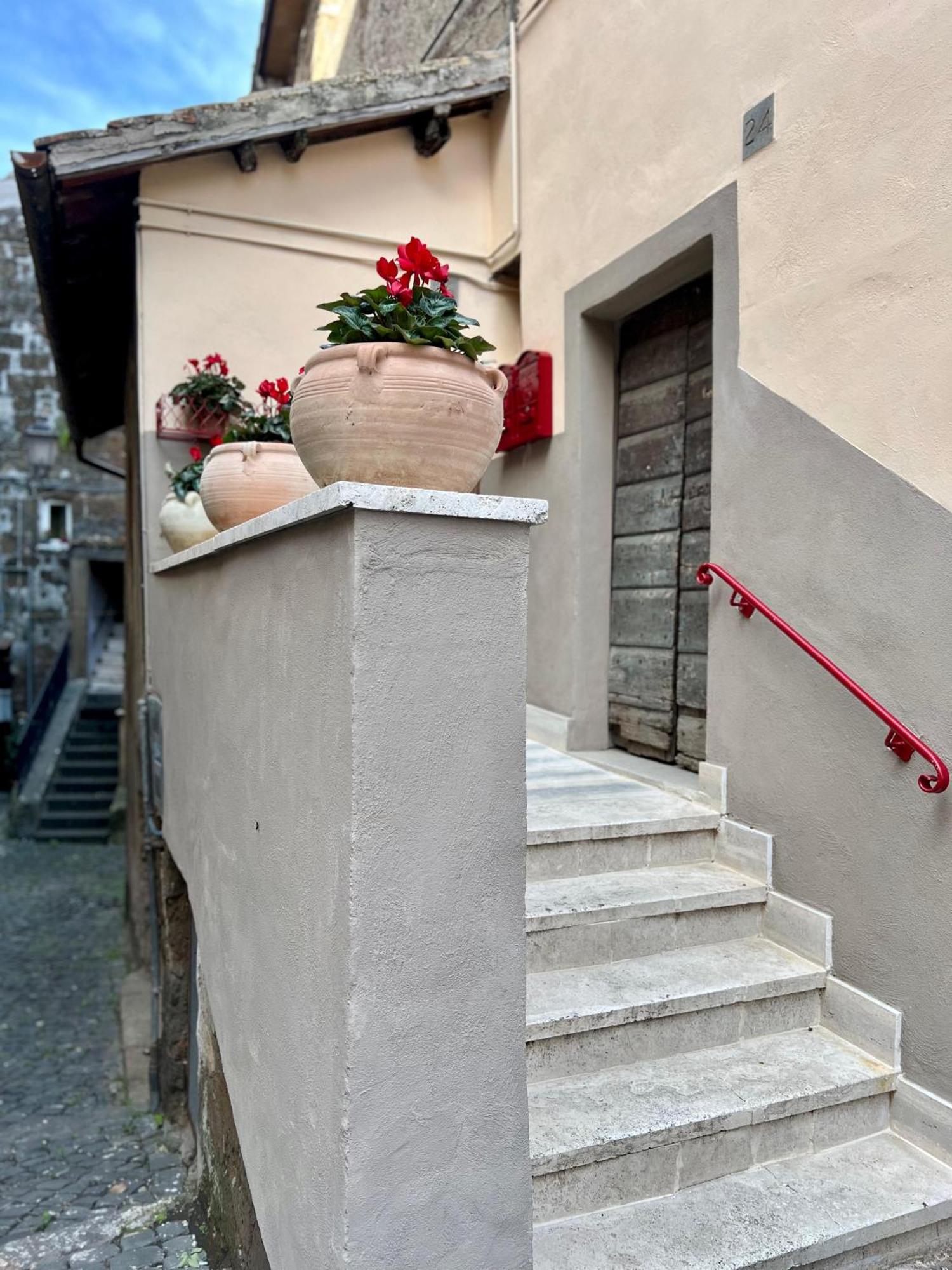 Elena'S Suite Sutri Buitenkant foto