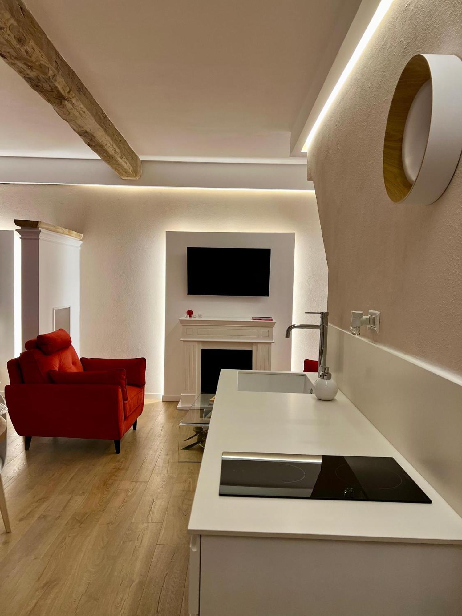 Elena'S Suite Sutri Buitenkant foto